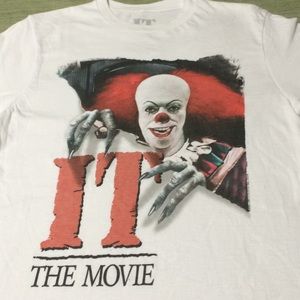 IT THE MOVIE BEAUTIFUL TOP EXCELLENT CONDITION